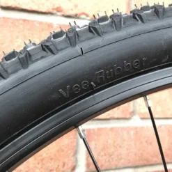 Custom VTT MBM DART 29" Rouge -Vélo Soldes Magasin custom vtt mbm dart 29 rouge 4