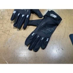 Gants BIKELIFE 'Trick List' Kids Noirs -Vélo Soldes Magasin gants bikelife tricklist kids noirs 9