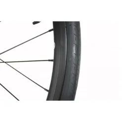 PNEU F44 REVOLTED 700c Blk 9 PNEU F44 REVOLTED 700c Blk -Vélo Soldes Magasin pneu f44 revolted bk 2